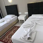 Otel Karadede *